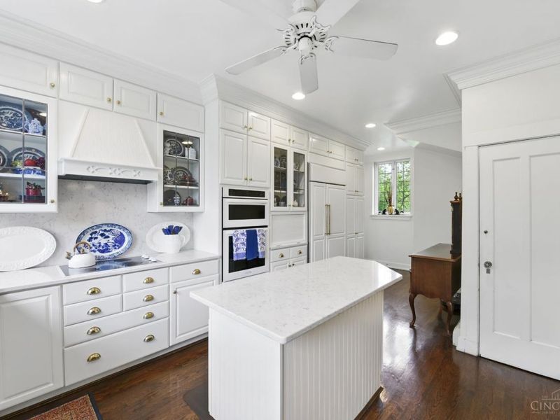 820 Van Nes Drive, Glendale, OH 45246 Photo 16