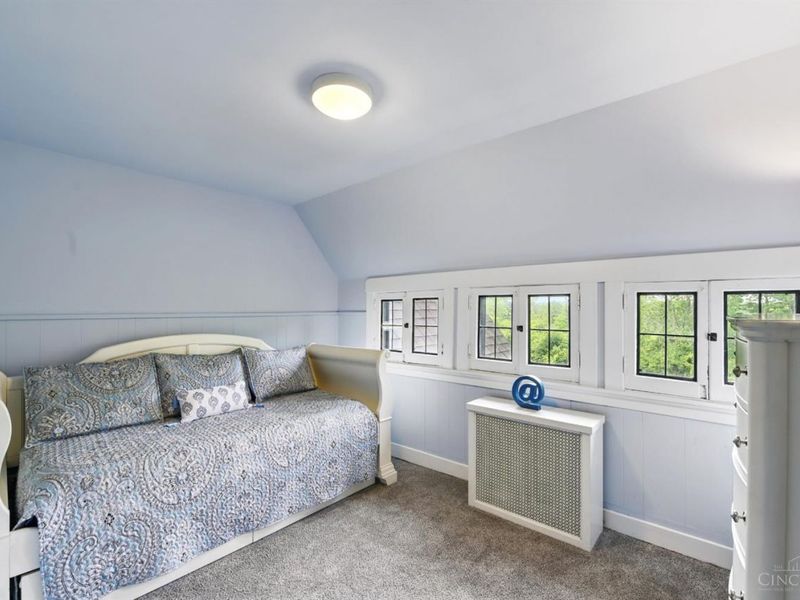 820 Van Nes Drive, Glendale, OH 45246 Photo 32