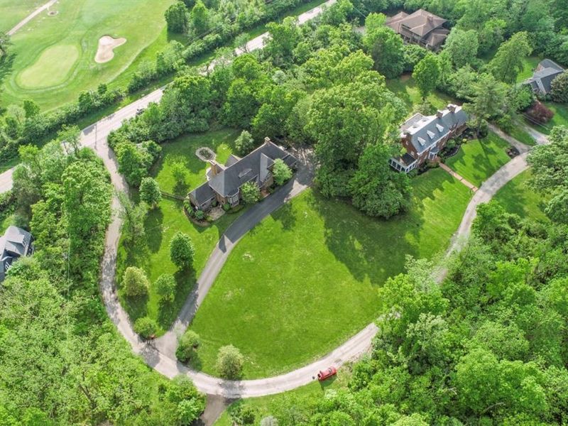 820 Van Nes Drive, Glendale, OH 45246 Photo 4