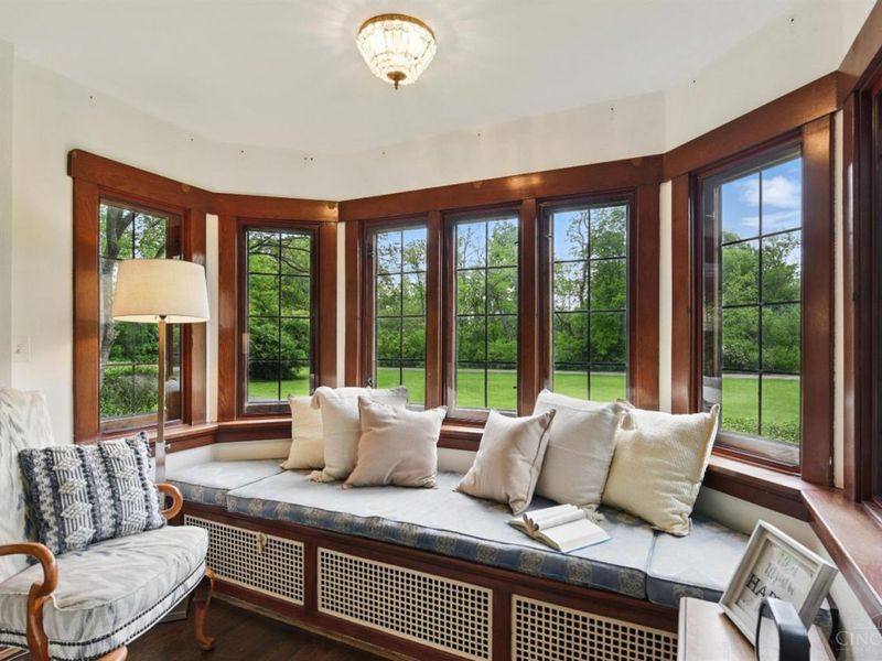 820 Van Nes Drive, Glendale, OH 45246 Photo 9