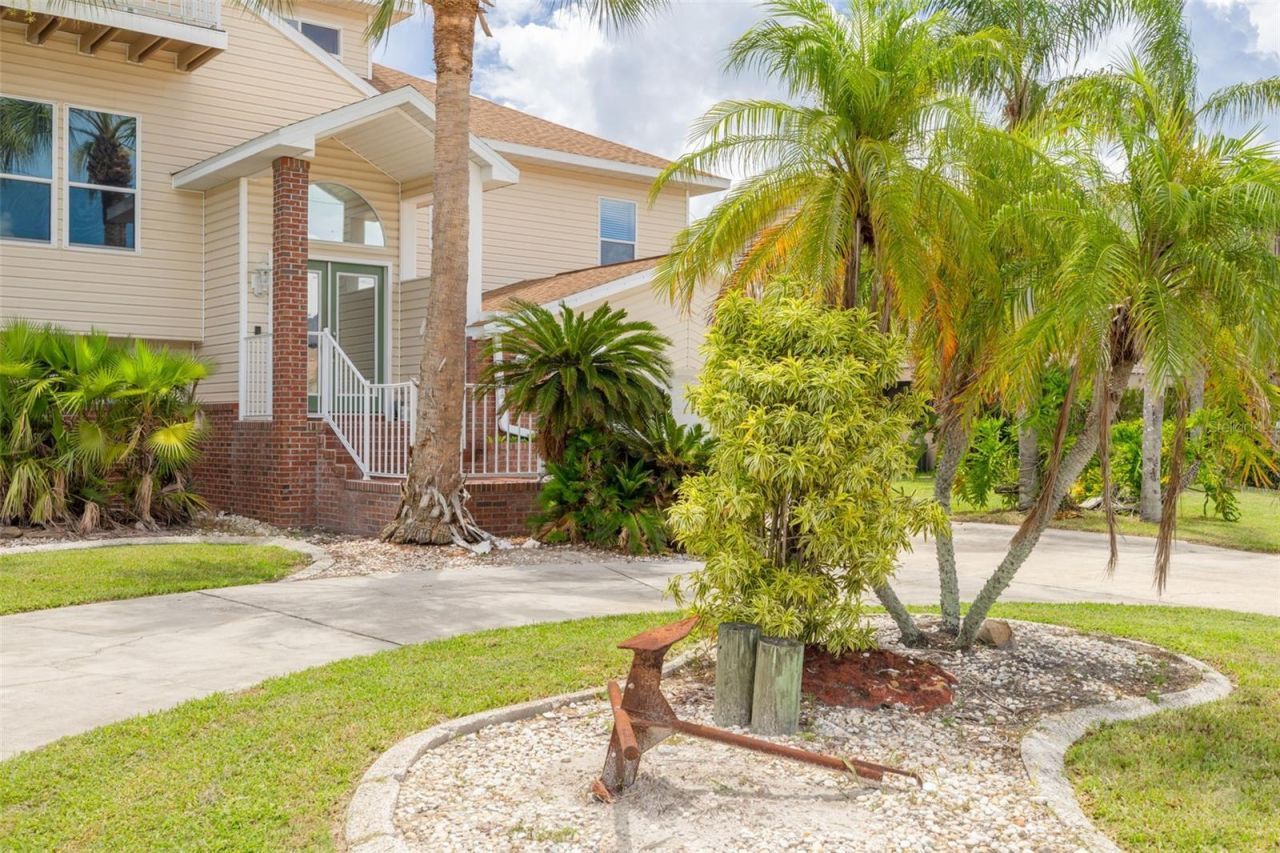 8100 Brighton Drive, Port Richey, FL 34668 Photo