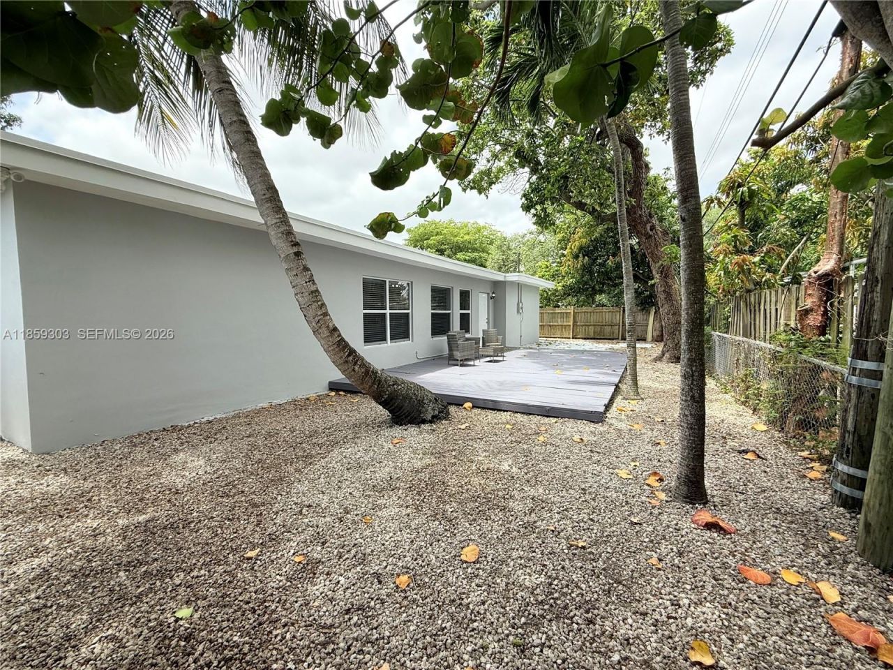2339 NW 13th St, Fort Lauderdale, FL 33311 Photo