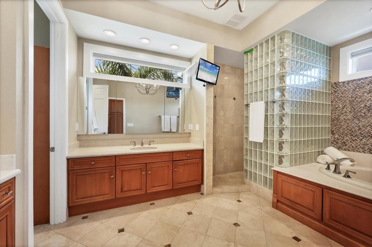 559 Bob Hope Drive, Nokomis, FL 34275 Photo