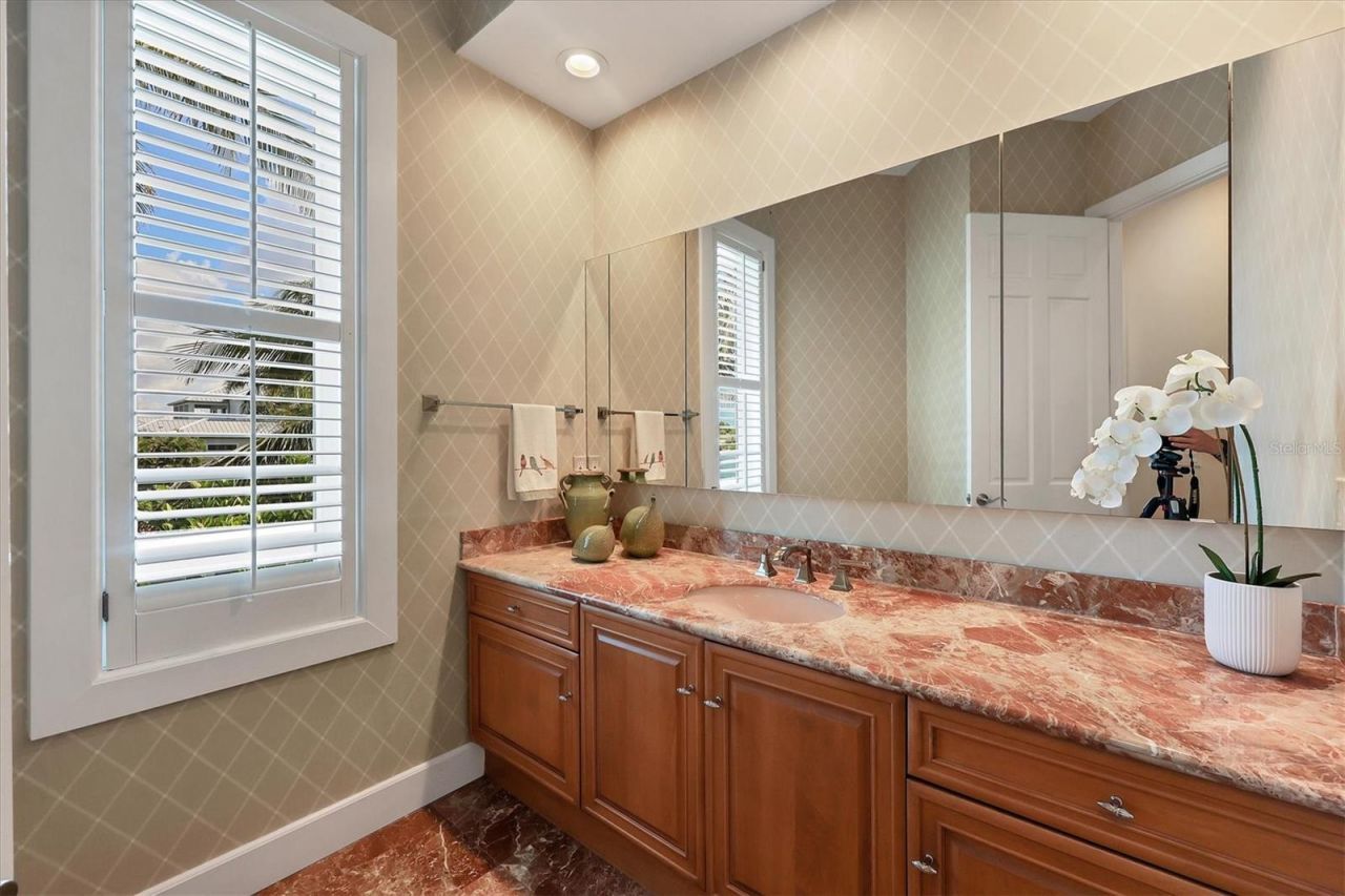 559 Bob Hope Drive, Nokomis, FL 34275 Photo