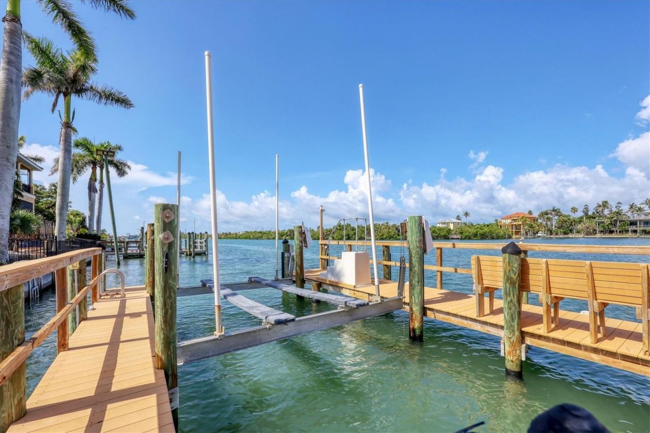 559 Bob Hope Drive, Nokomis, FL 34275 Photo