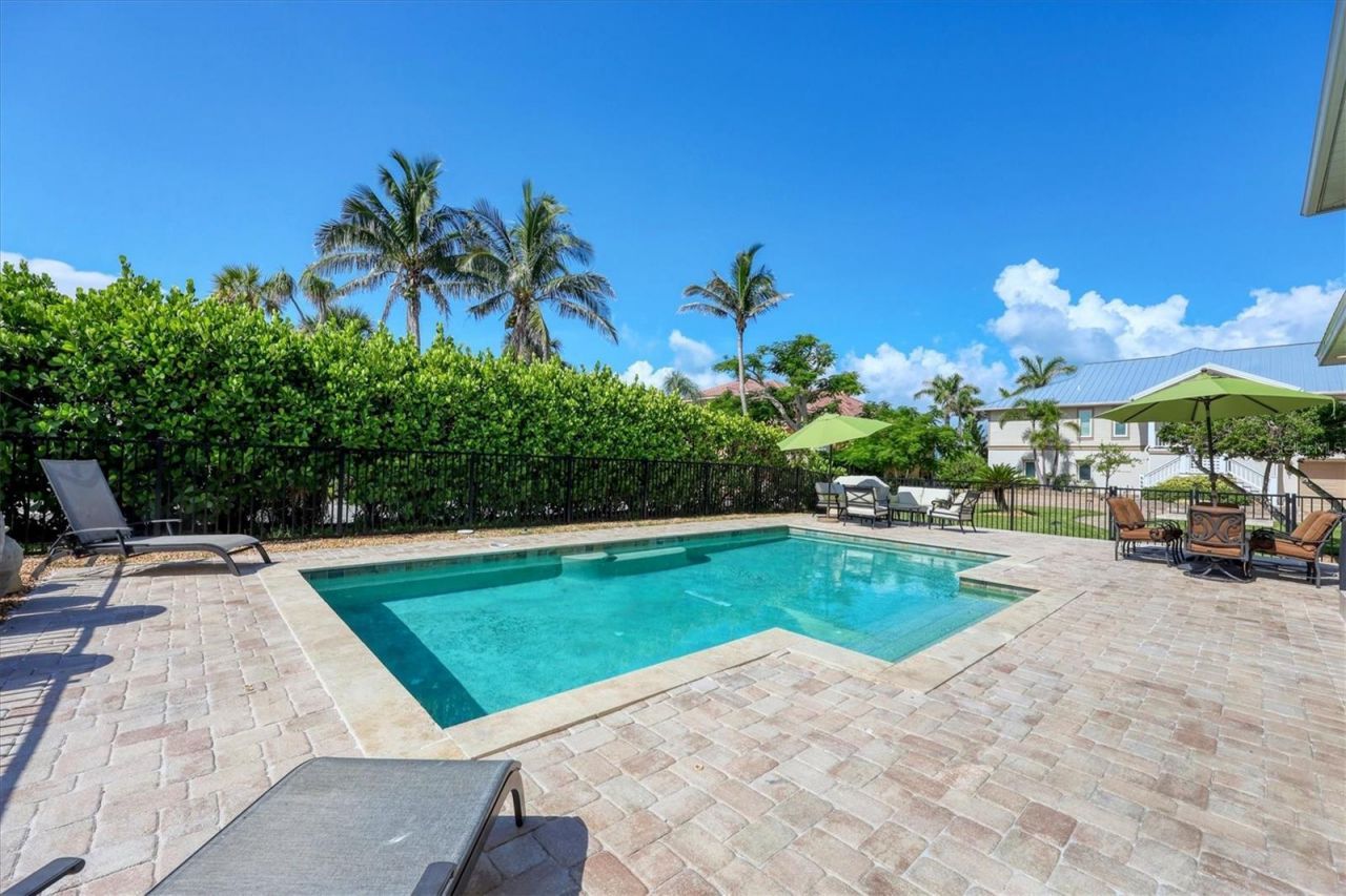 559 Bob Hope Drive, Nokomis, FL 34275 Photo