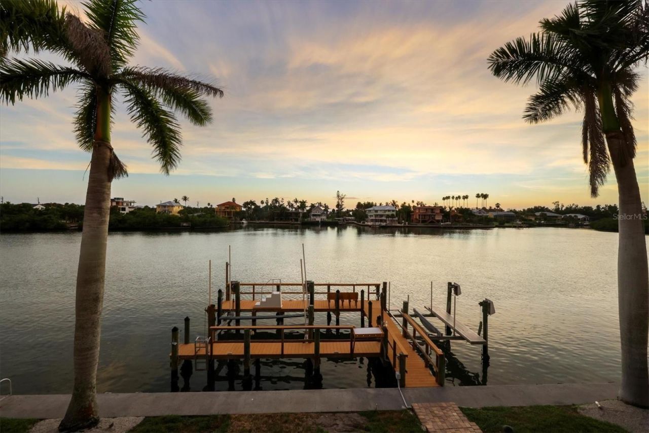 559 Bob Hope Drive, Nokomis, FL 34275 Photo