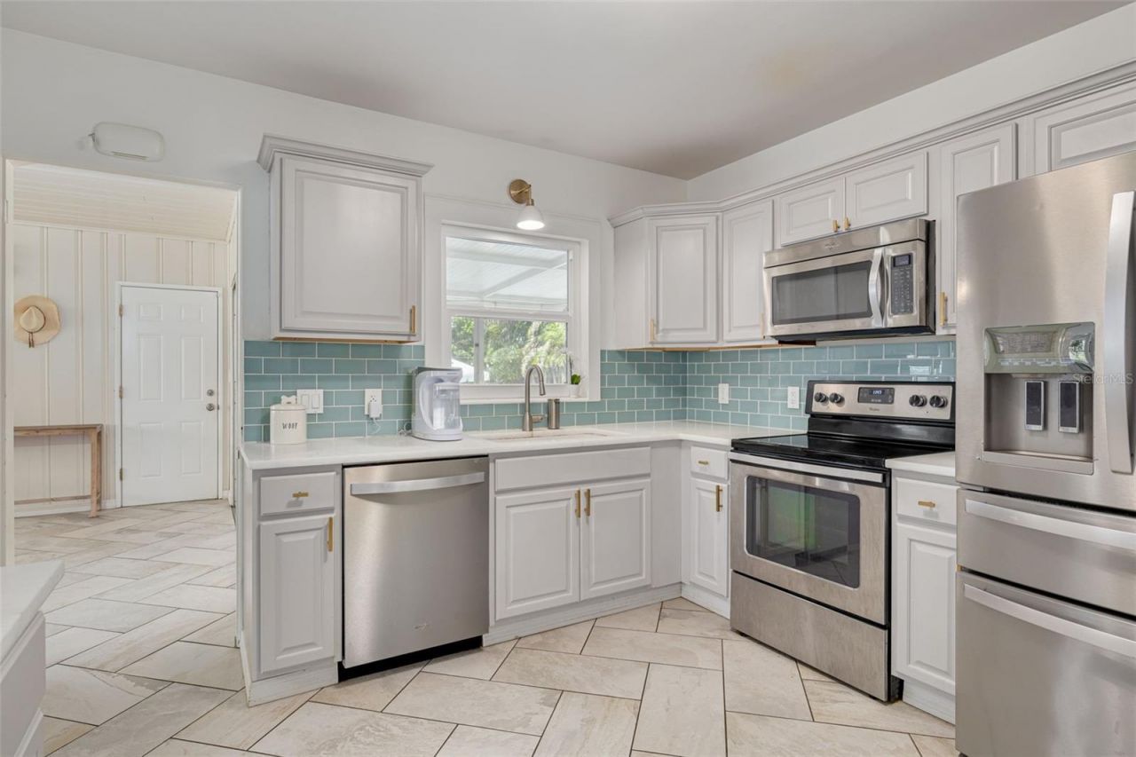 2400 9th Avenue N, Saint Petersburg, FL 33713 Photo