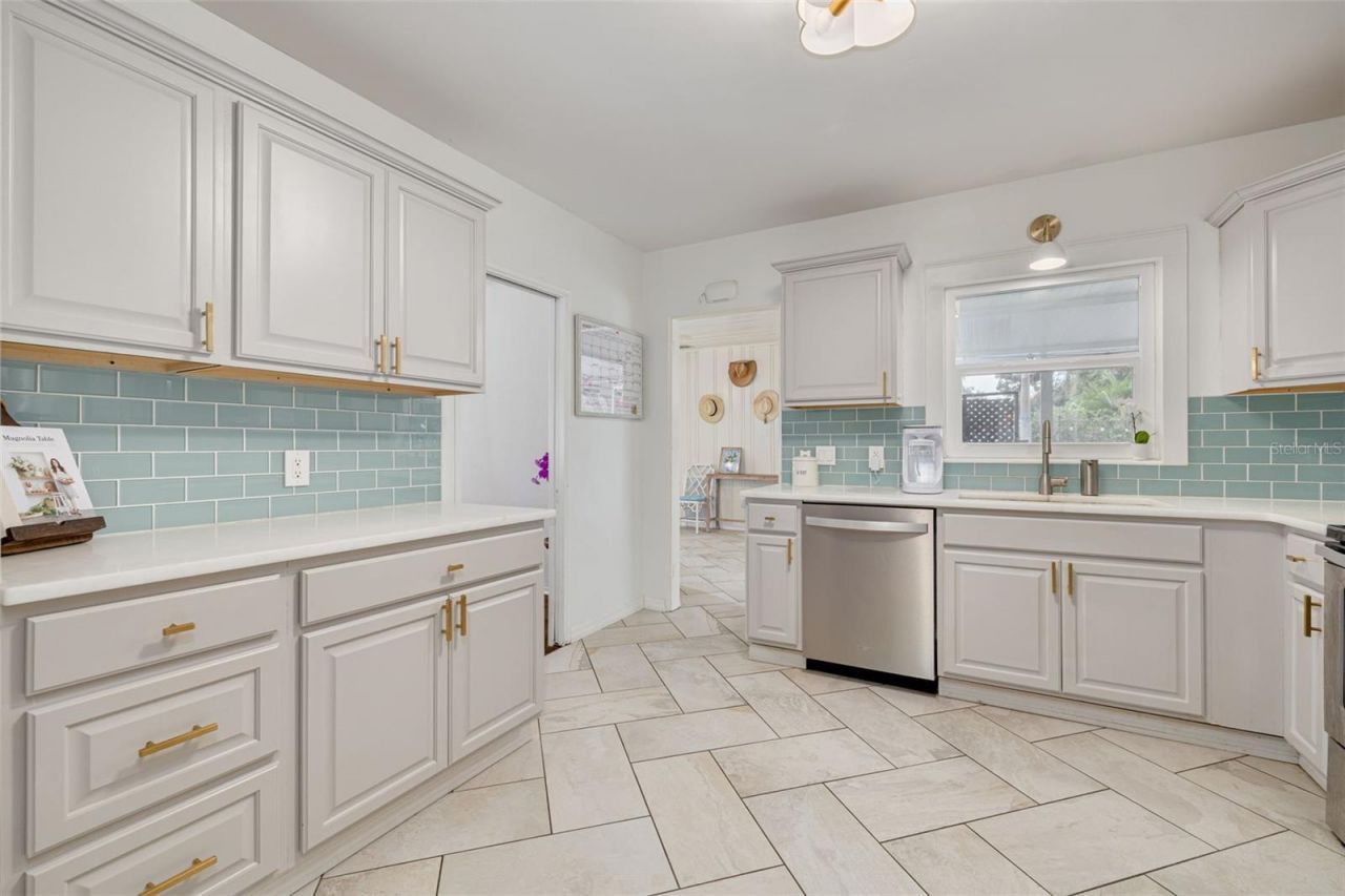 2400 9th Avenue N, Saint Petersburg, FL 33713 Photo