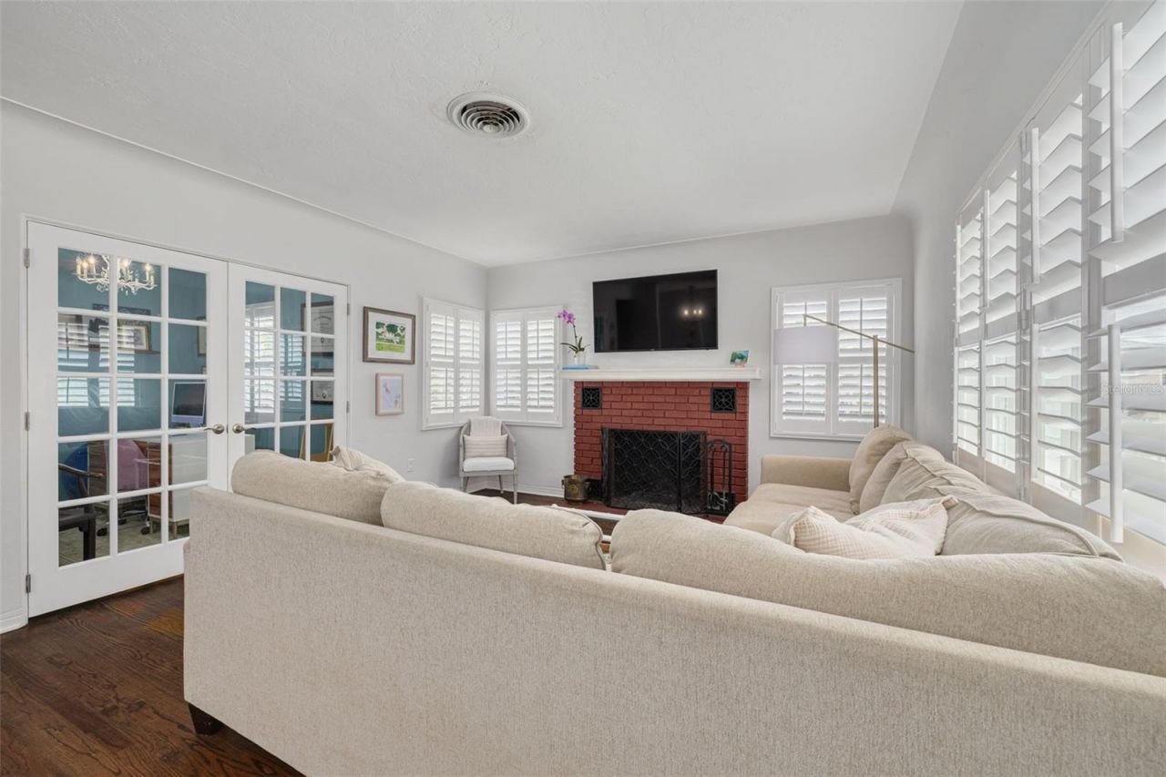 2400 9th Avenue N, Saint Petersburg, FL 33713 Photo