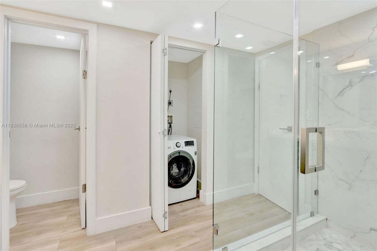 1121 Crandon Blvd, Unit E708, Key Biscayne, FL 33149 Photo