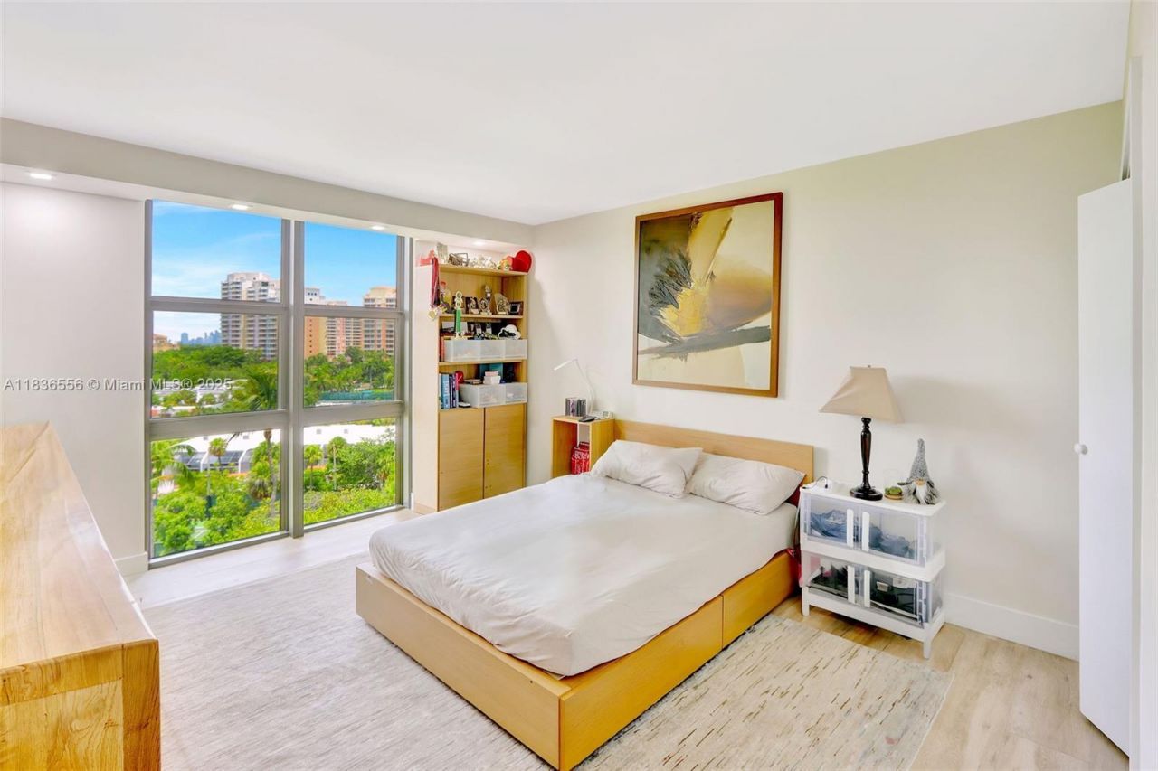 1121 Crandon Blvd, Unit E708, Key Biscayne, FL 33149 Photo