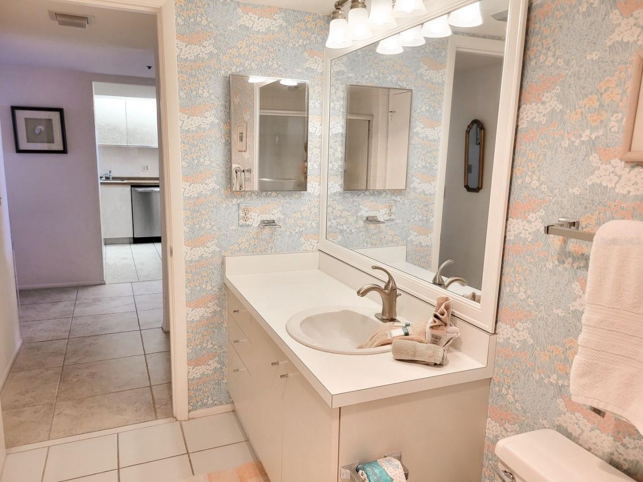 1105 Gulf Of Mexico Drive, Unit 402, Longboat Key, FL 34228 Photo