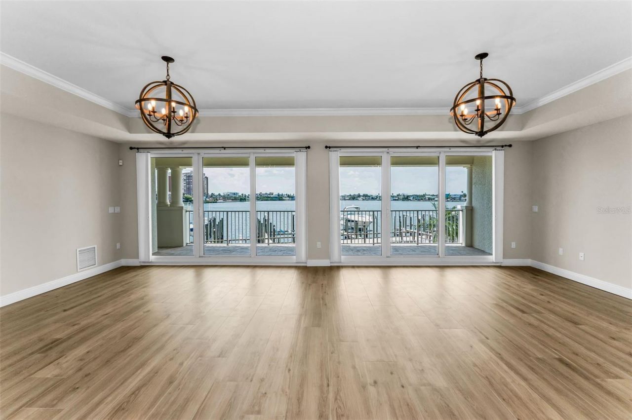 17745 Gulf Boulevard, Unit 202, Redington Shores, FL 33708 Photo