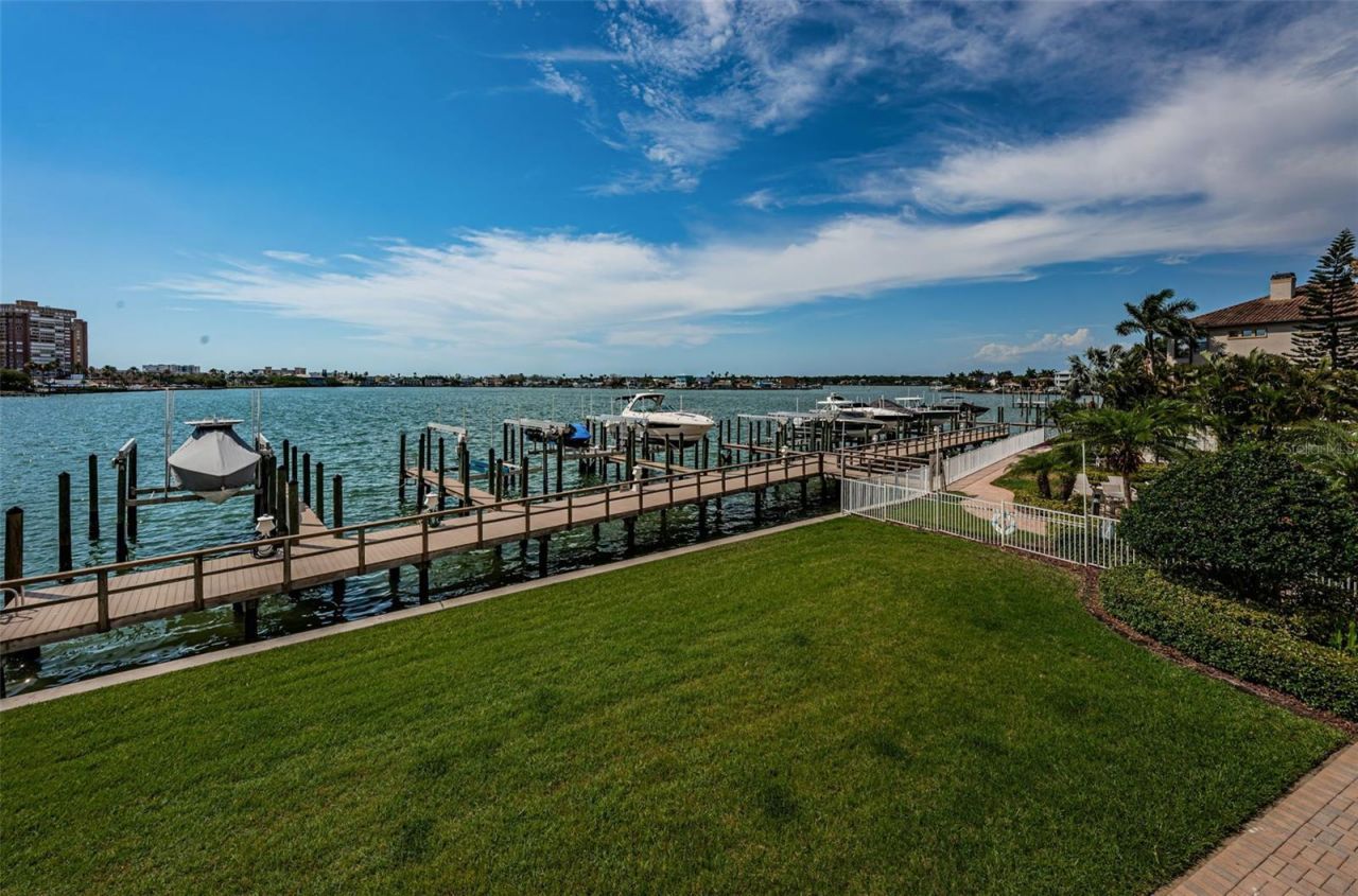 17745 Gulf Boulevard, Unit 202, Redington Shores, FL 33708 Photo