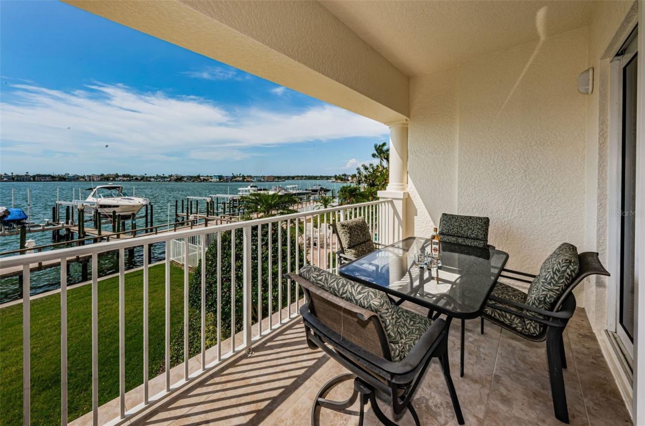17745 Gulf Boulevard, Unit 202, Redington Shores, FL 33708 Photo