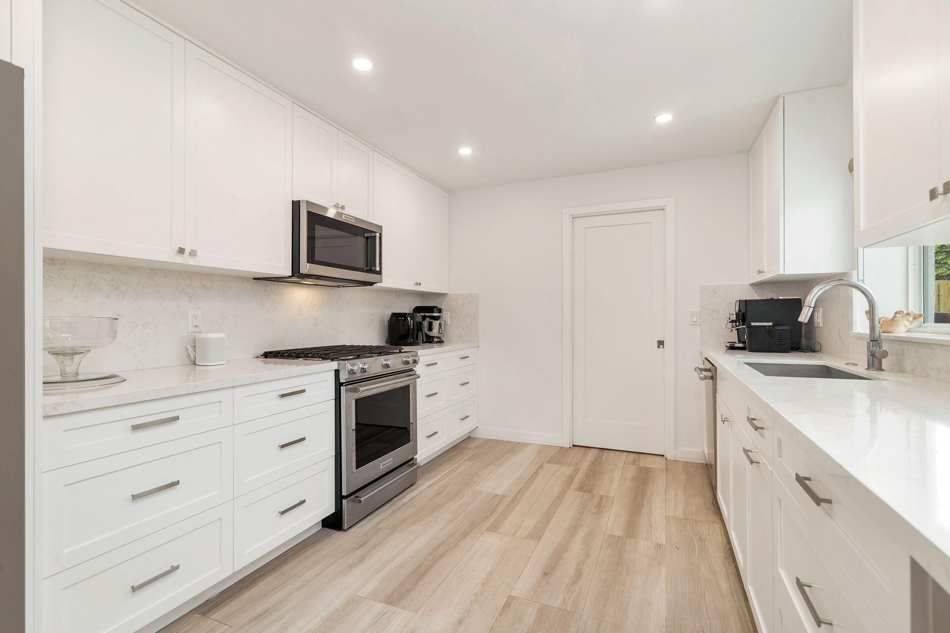 301 Edgewood Drive, West Palm Beach, FL 33405 Photo