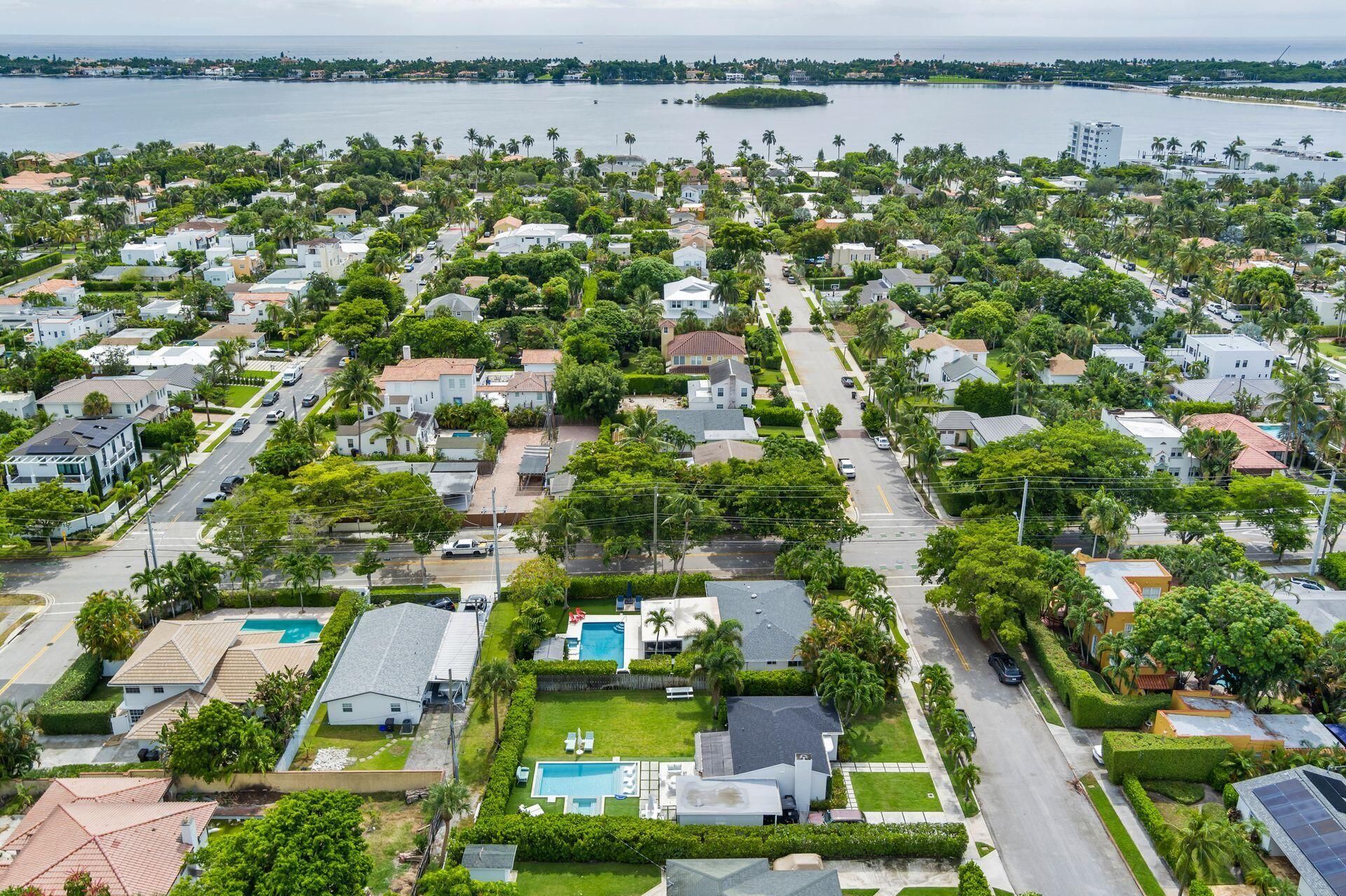 301 Edgewood Drive, West Palm Beach, FL 33405 Photo