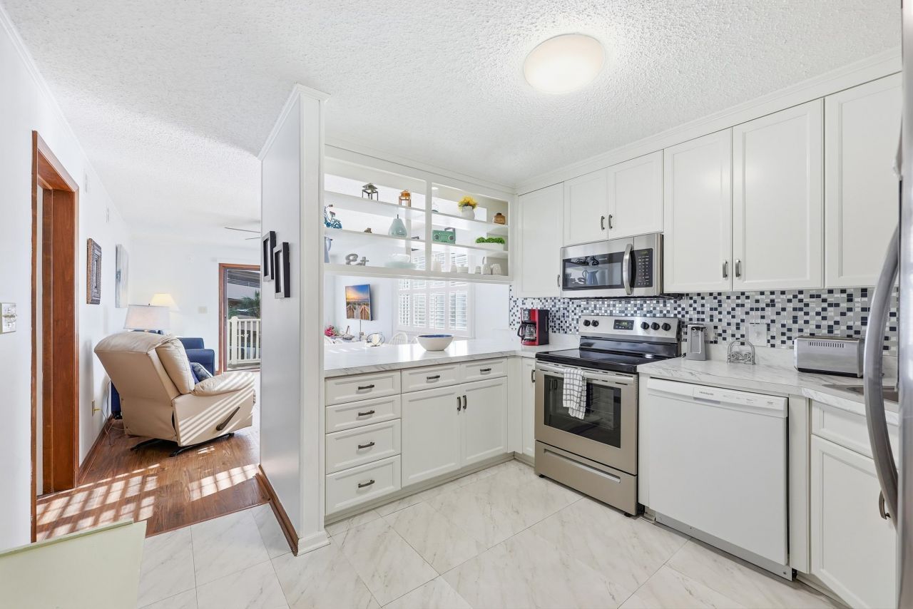 5709 N Ocean Blvd. N Photo 12