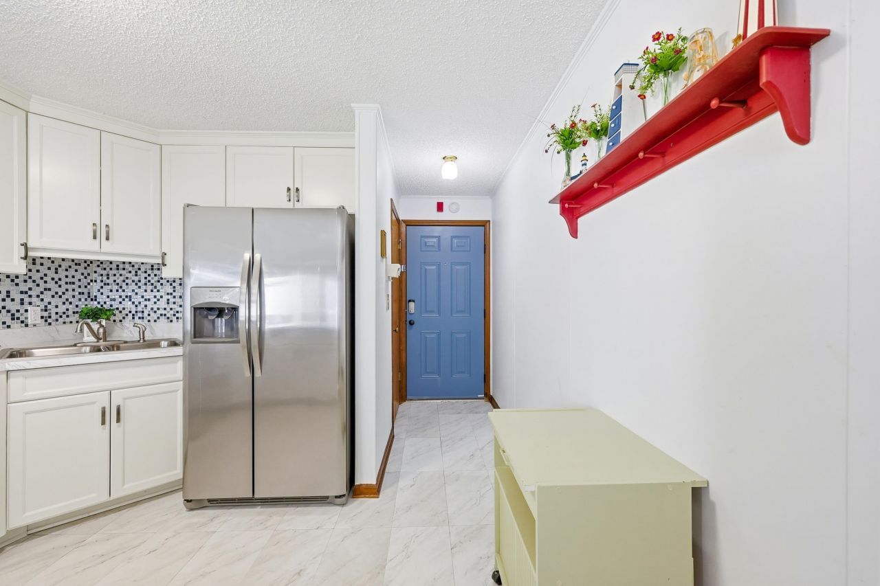 5709 N Ocean Blvd. N Photo 6