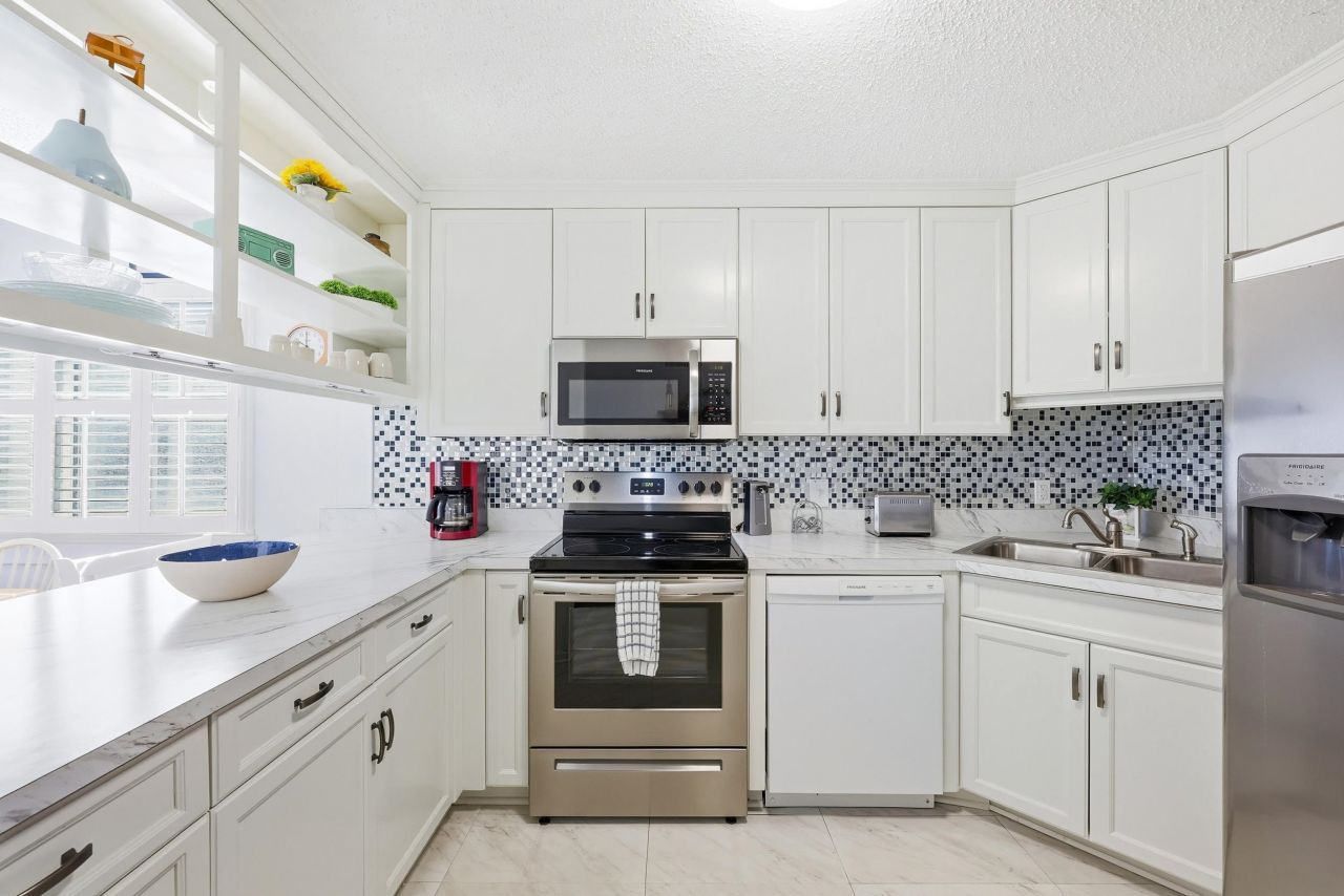 5709 N Ocean Blvd. N Photo 8