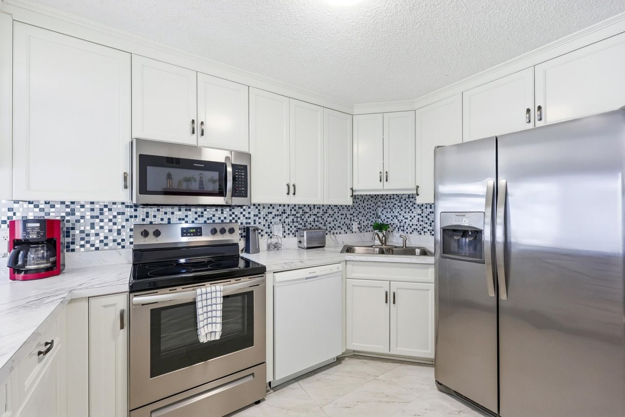 5709 N Ocean Blvd. N Photo 9