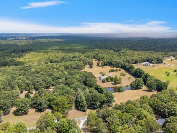 2820 Skyview Drive, Centerville, TN 37033