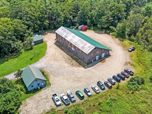 783 Auburn Road, Peru, ME 04290