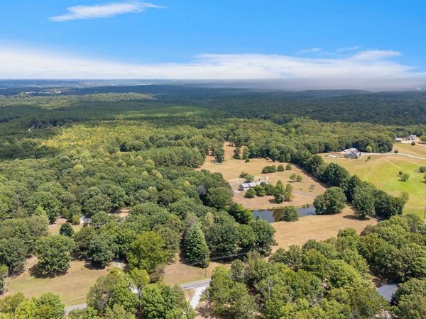 2820 Skyview Drive, Centerville, TN 37033