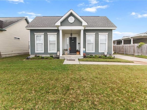 5228 SAVANNAH Lane, Marrero, LA 70072
