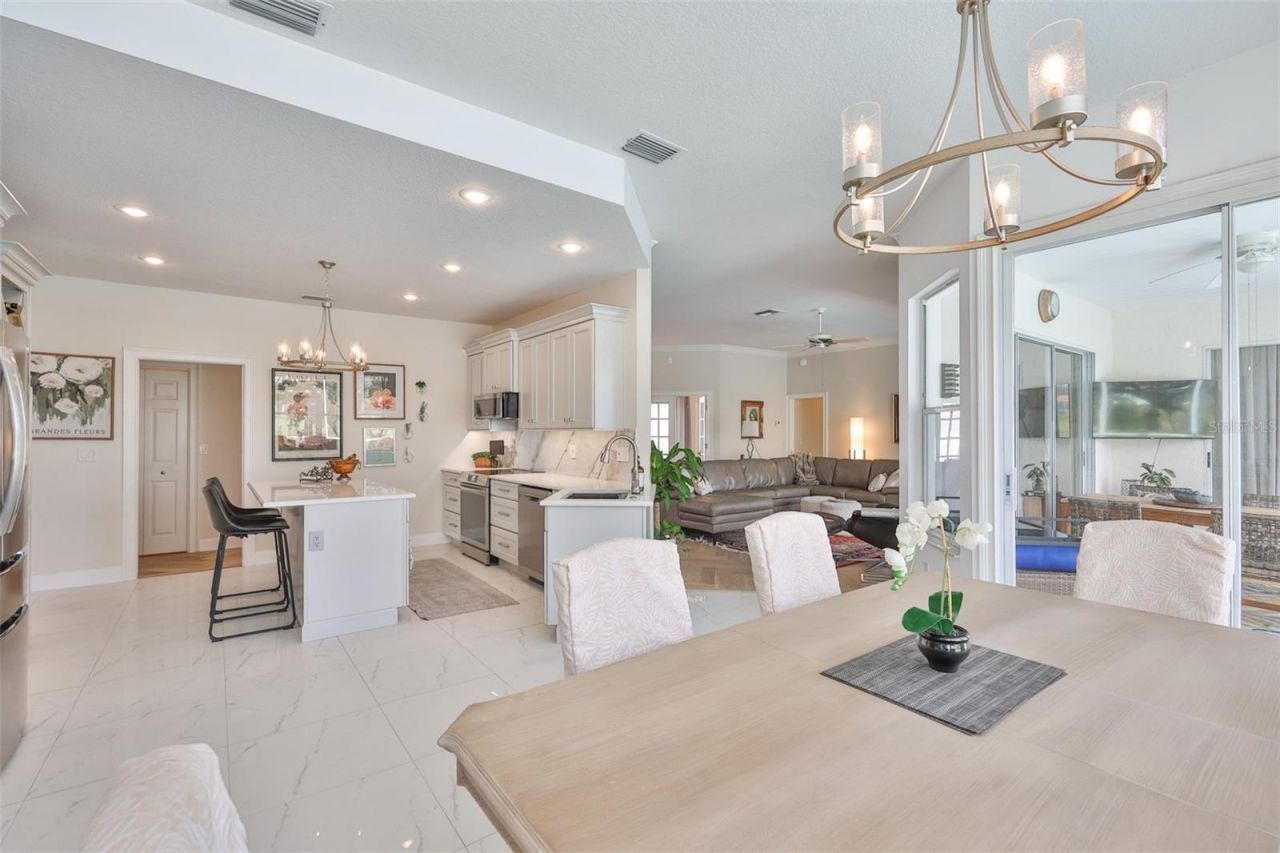 2327 Platinum Drive, Sun City Center, FL 33573 Photo