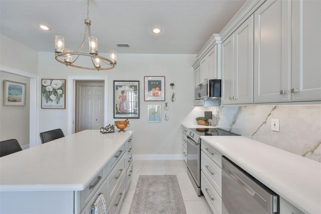 2327 Platinum Drive, Sun City Center, FL 33573 Photo