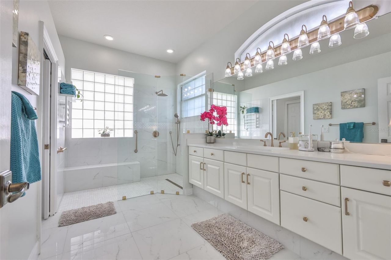 2327 Platinum Drive, Sun City Center, FL 33573 Photo