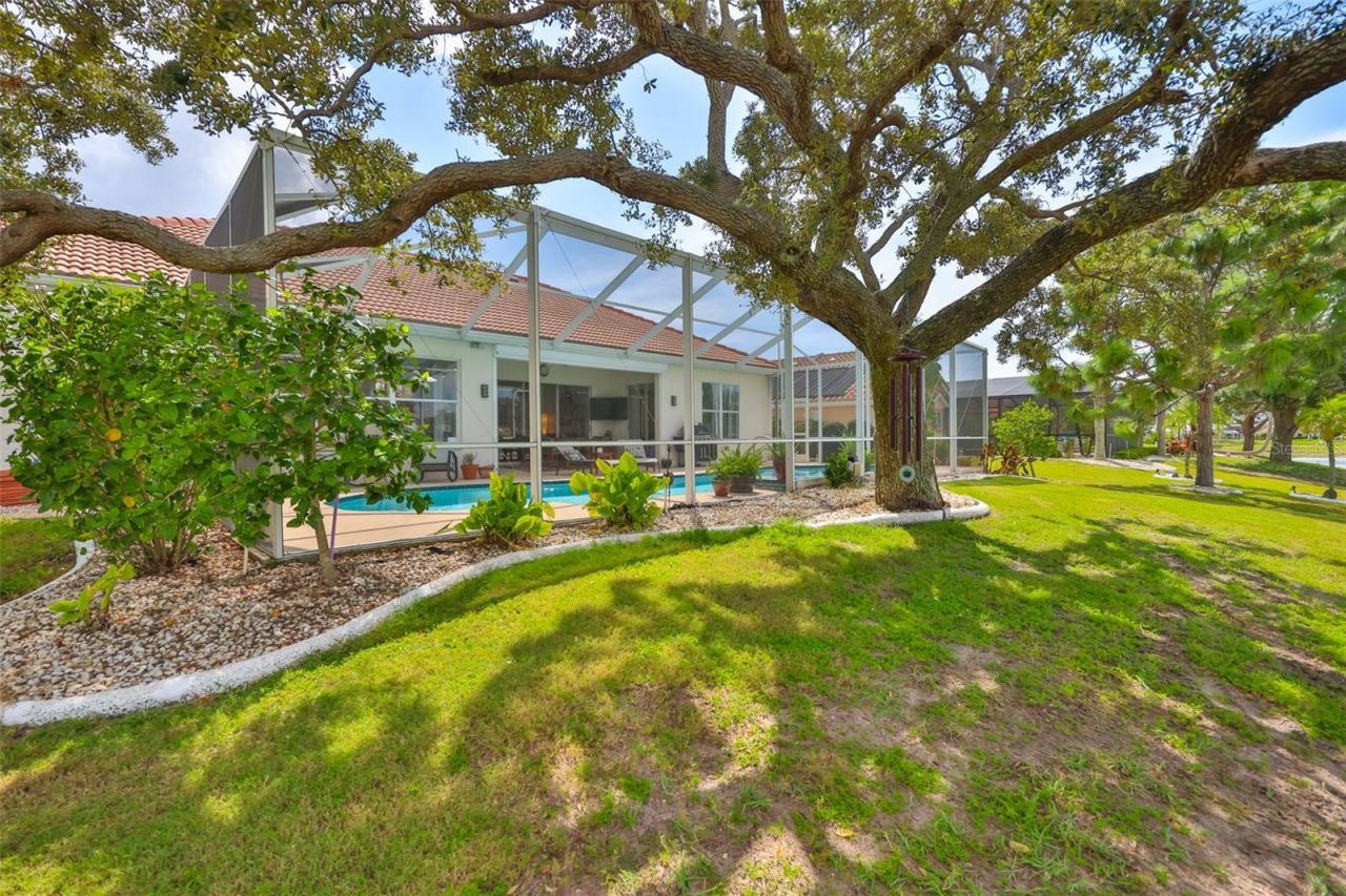 2327 Platinum Drive, Sun City Center, FL 33573 Photo