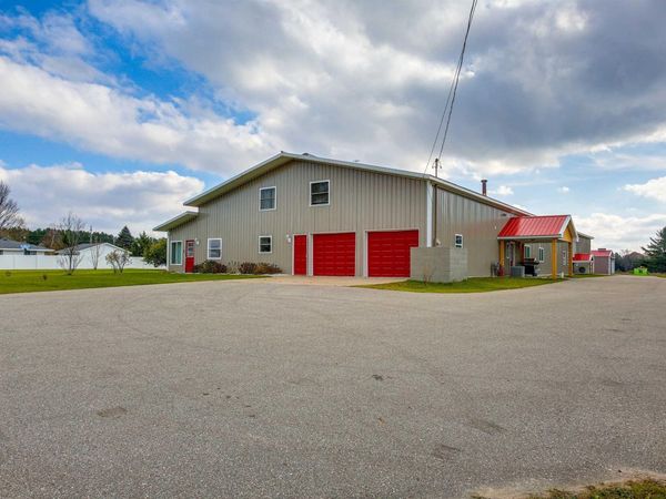 6576 34 Road E, Cadillac, MI 49601