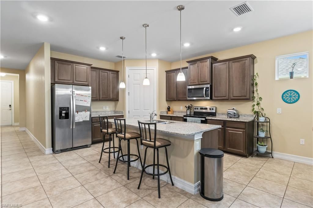 3249 Baravaldo Cir, Cape Coral, FL 33909 Photo