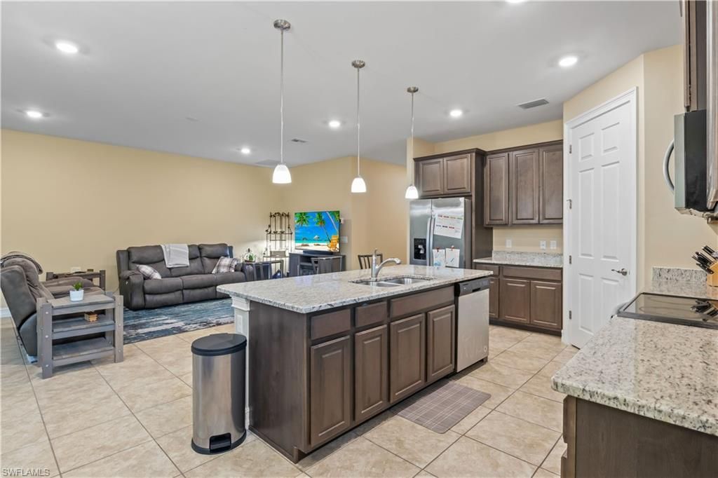 3249 Baravaldo Cir, Cape Coral, FL 33909 Photo