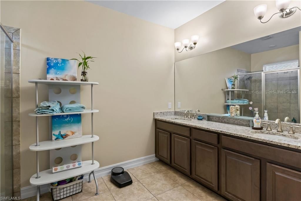 3249 Baravaldo Cir, Cape Coral, FL 33909 Photo