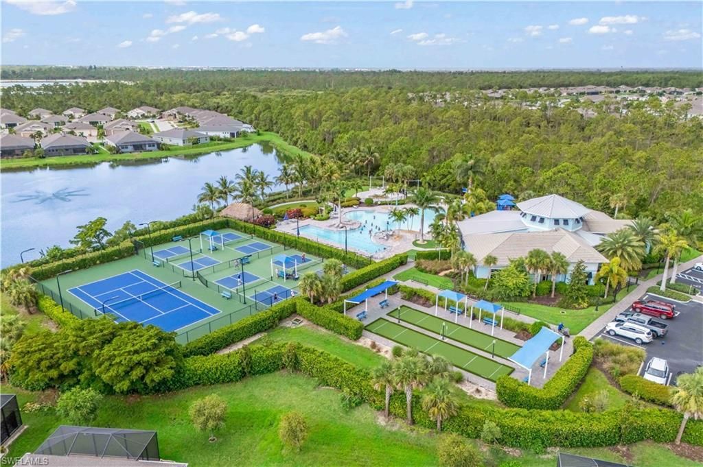 3249 Baravaldo Cir, Cape Coral, FL 33909 Photo