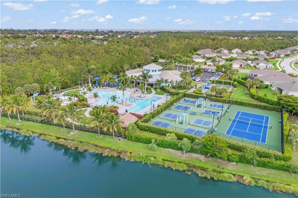 3249 Baravaldo Cir, Cape Coral, FL 33909 Photo