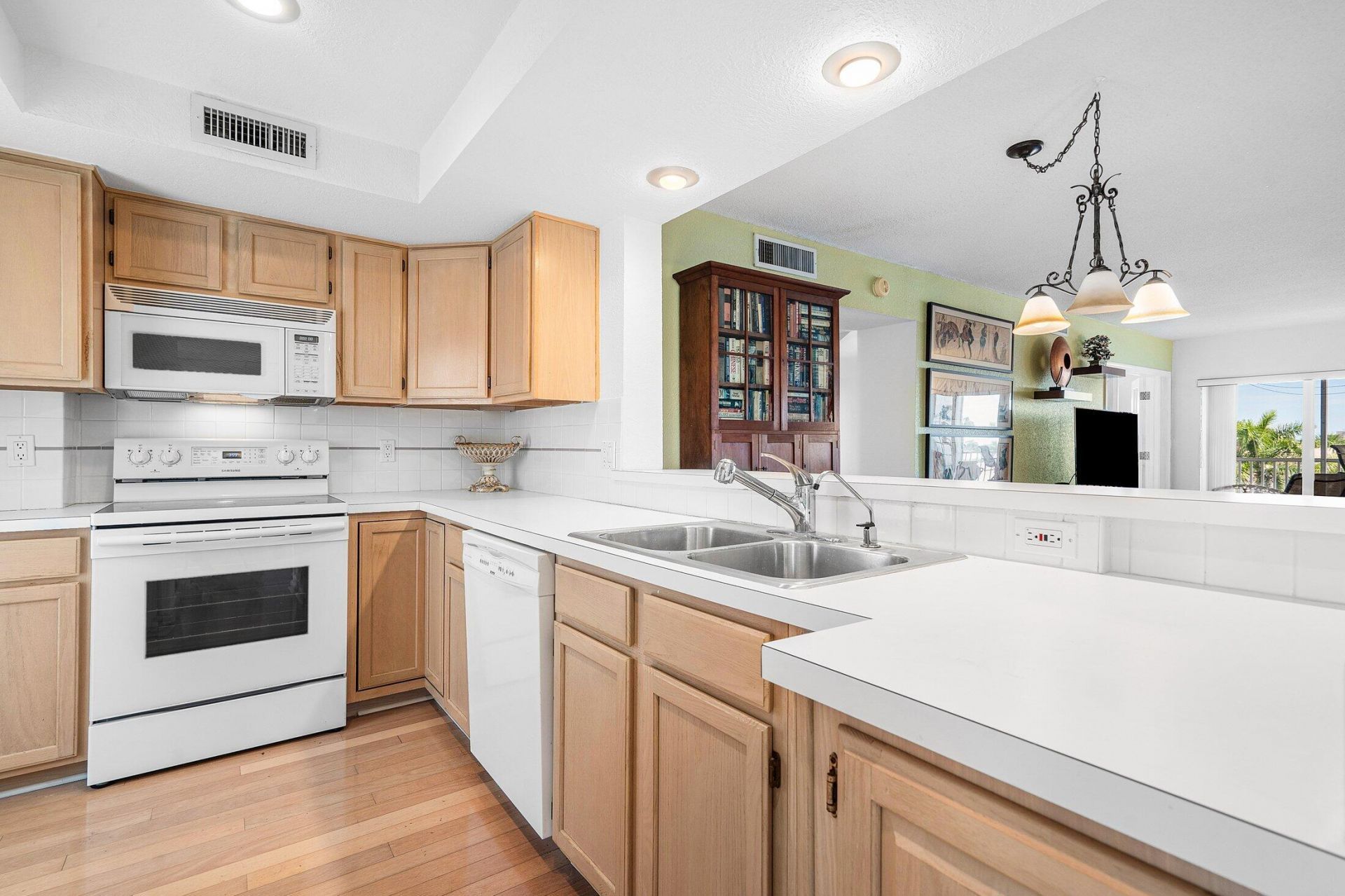 3050 NE 48th Court, Unit 402, Lighthouse Point, FL 33064 Photo