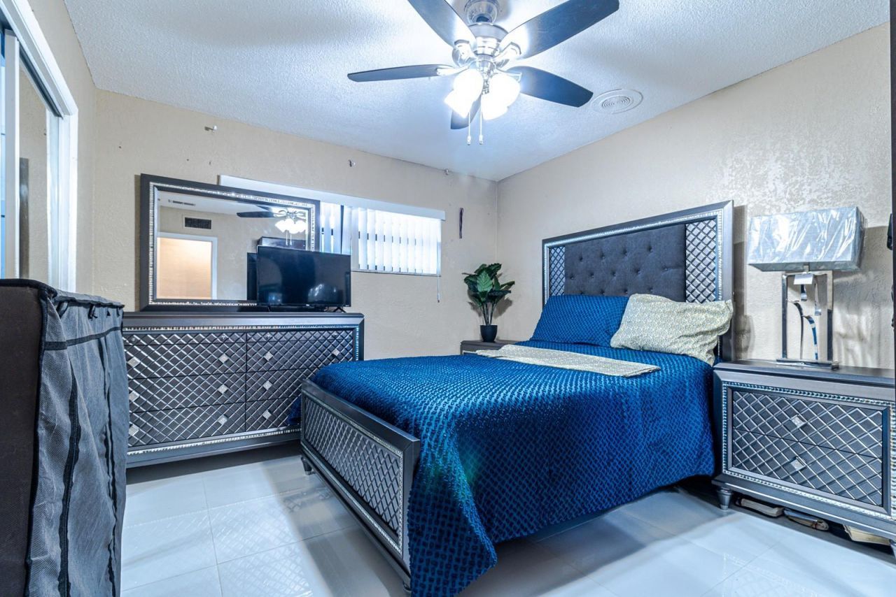 661 SW 28th Way, Fort Lauderdale, FL 33312 Photo