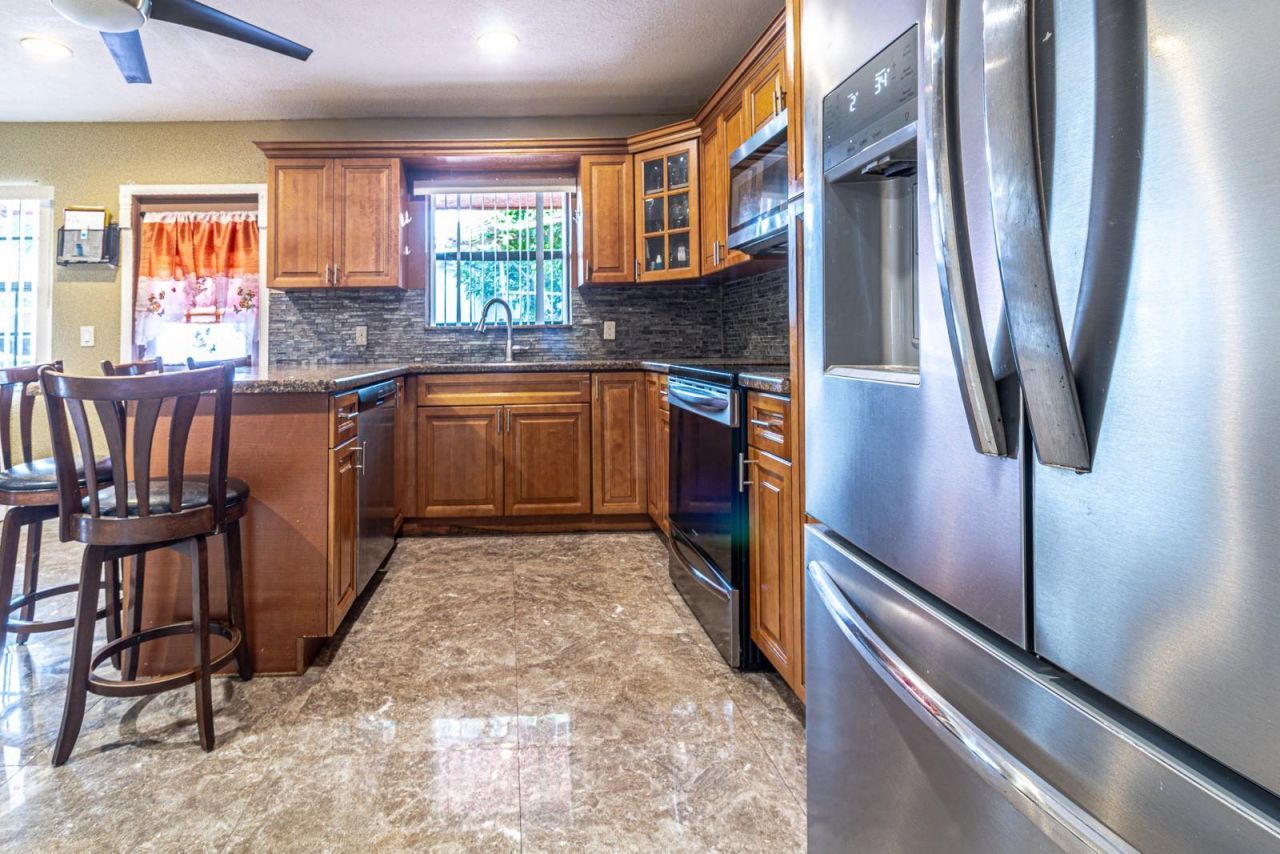 661 SW 28th Way, Fort Lauderdale, FL 33312 Photo