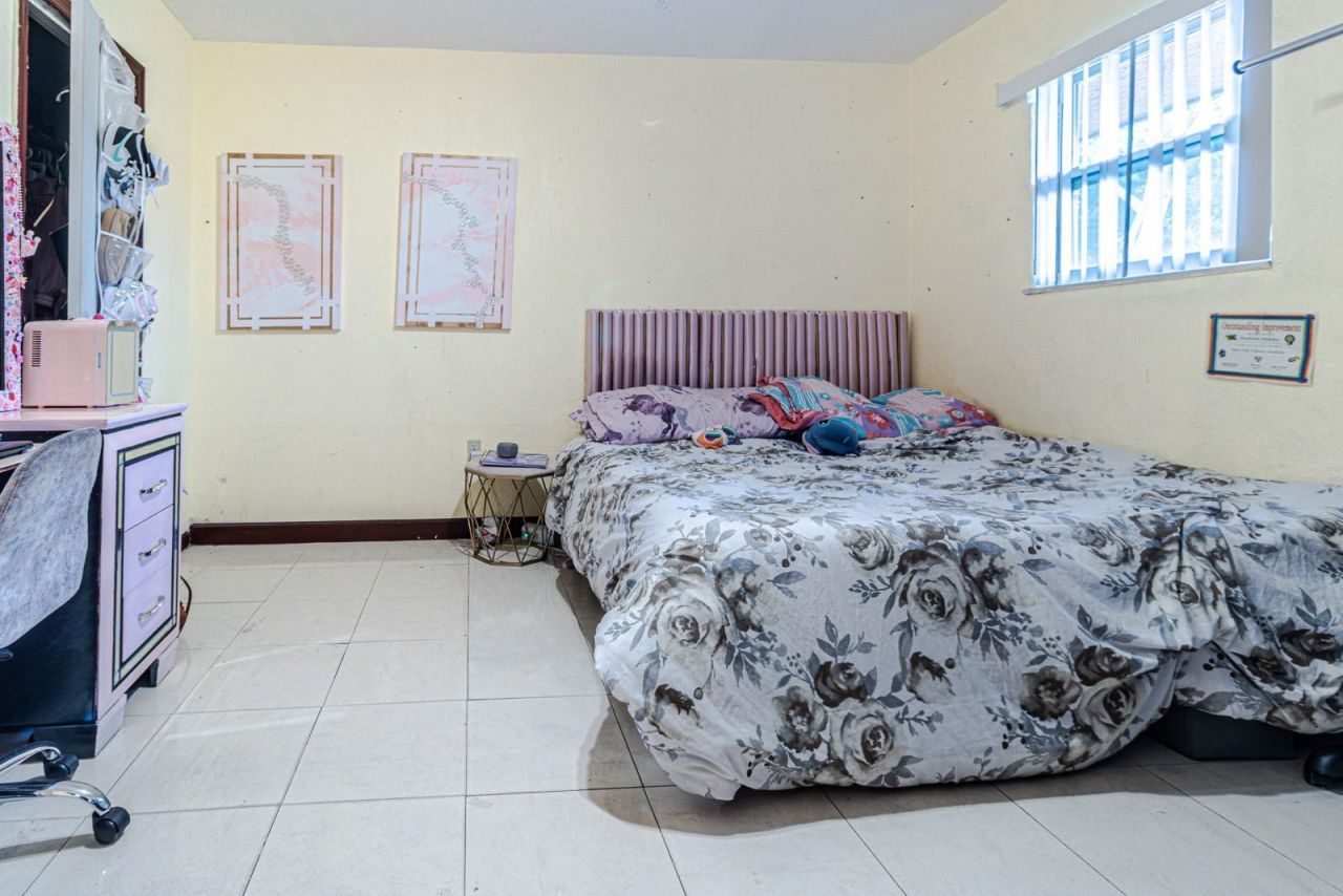 661 SW 28th Way, Fort Lauderdale, FL 33312 Photo