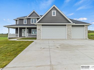 3025 Southern Hills Drive, Blair, NE 68008