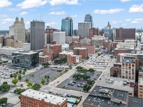 210 W 5th Street, Unit 211, Kansas City, MO 64105