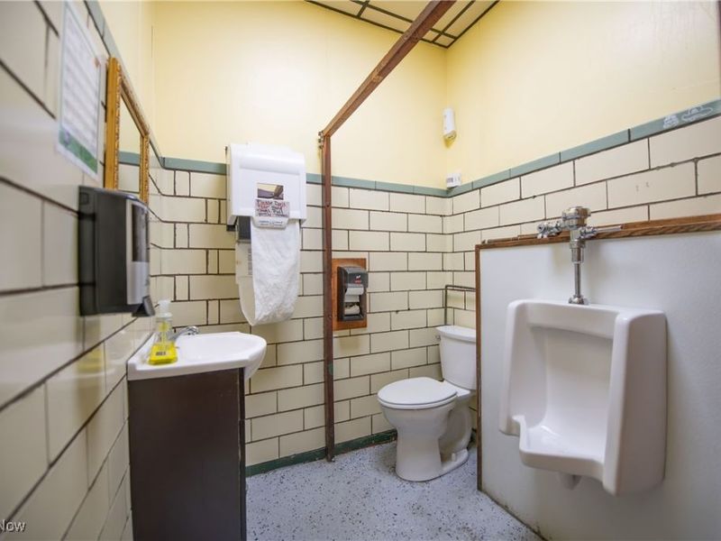 8390 S High Street, Mineral City, OH 44656 Photo 9