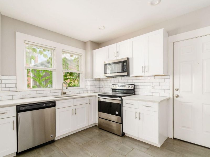 220 Parkwood Avenue, Columbus, OH 43203 Photo 13