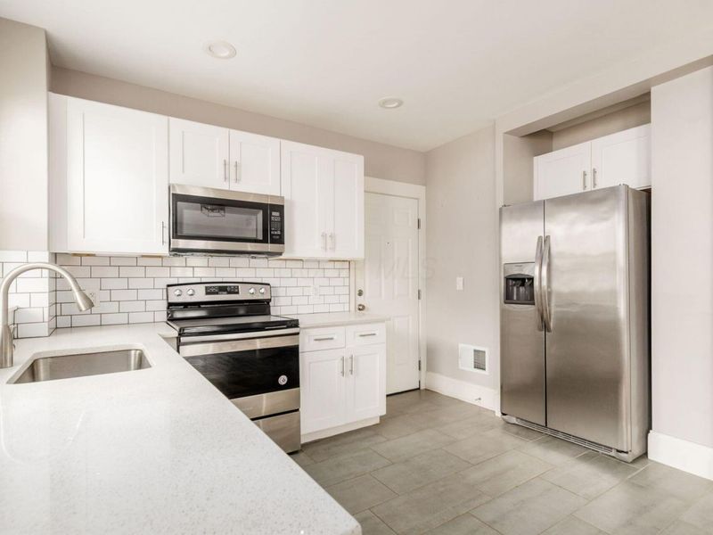 220 Parkwood Avenue, Columbus, OH 43203 Photo 15