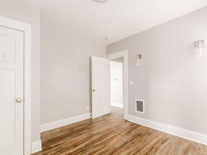 220 Parkwood Avenue, Columbus, OH 43203 Photo 18